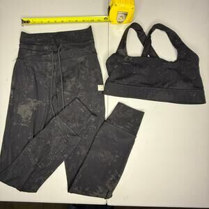 Vuori Performance Jogger &  Bra Set Black Camo - Size 00 (leggings) XS (top)